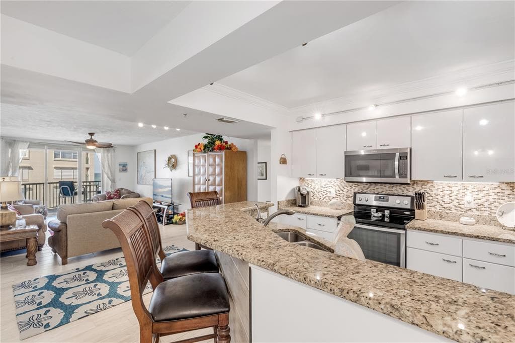 4575 S ATLANTIC AVENUE 6402 photo 20