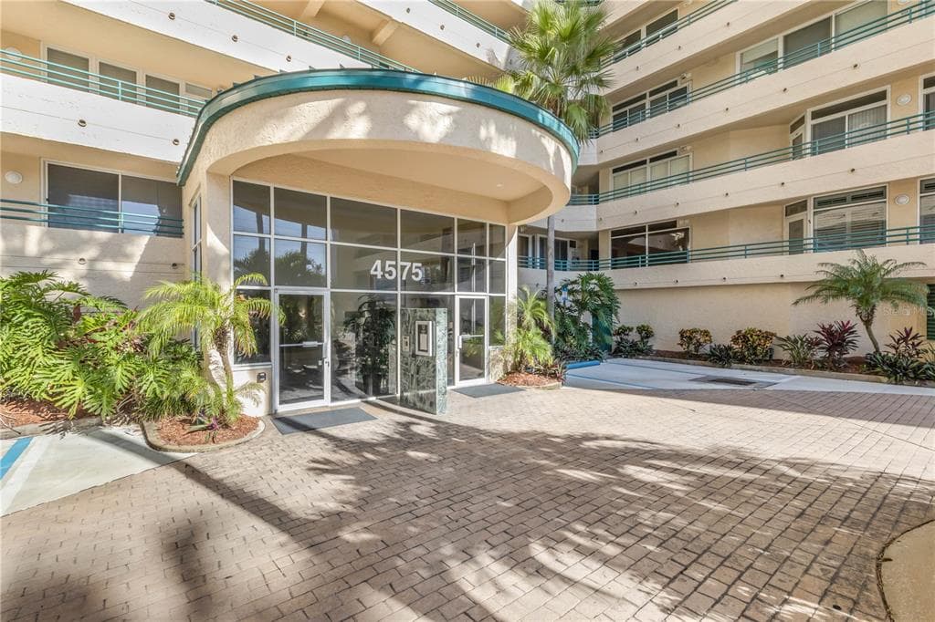 4575 S ATLANTIC AVENUE 6402 photo 8