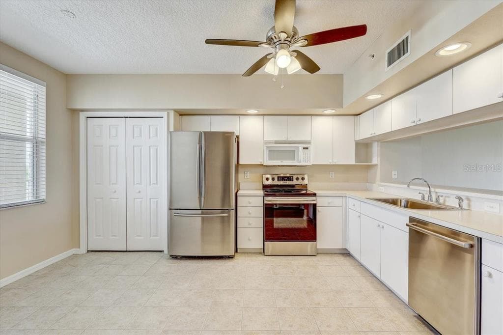 1200 COUNTRY CLUB DRIVE 3405 photo 3