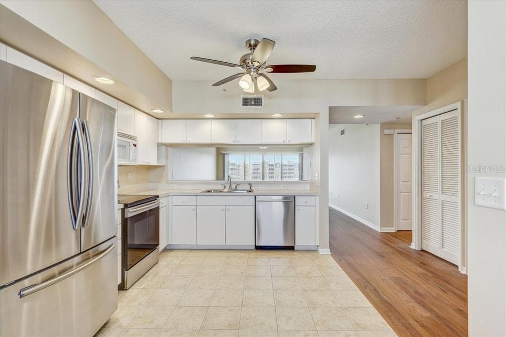 1200 COUNTRY CLUB DRIVE 3405 photo 4