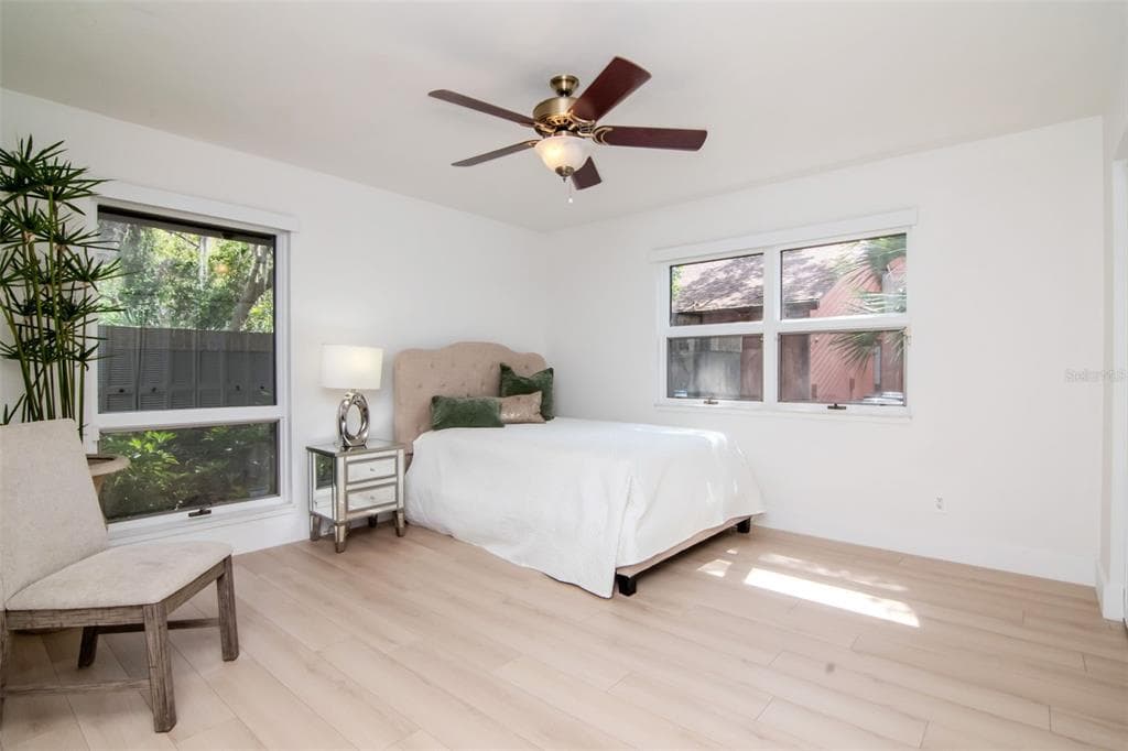 1296 WEYBRIDGE LANE photo 25
