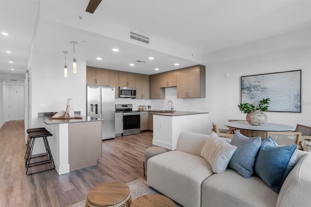1709 N TAMIAMI TRAIL #503 4