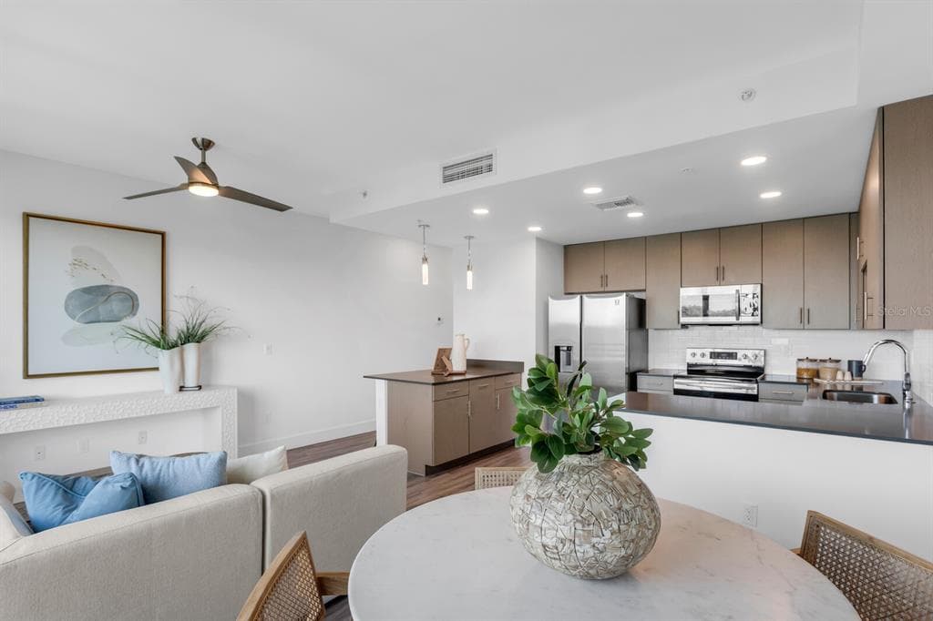 1709 N TAMIAMI TRAIL 503 photo 8