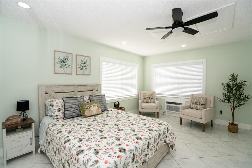 4148 DOLPHIN DRIVE 3 photo 24