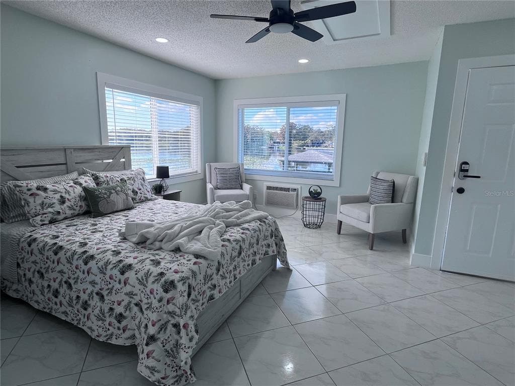 4148 DOLPHIN DRIVE 3 photo 10