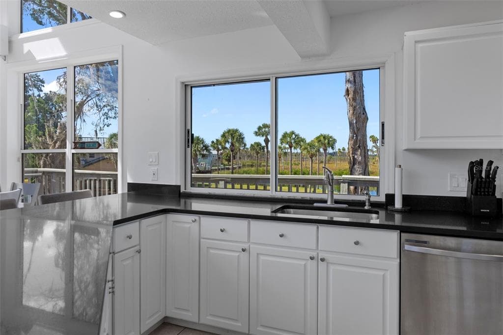 5272 TROPICAL POINT photo 18