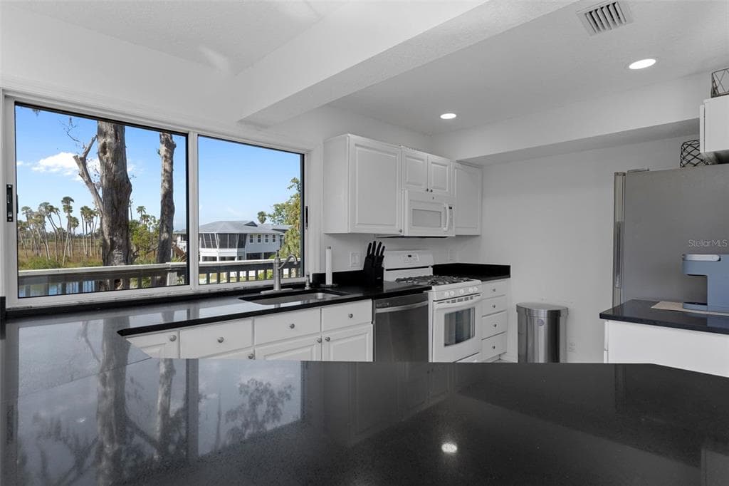 5272 TROPICAL POINT photo 15