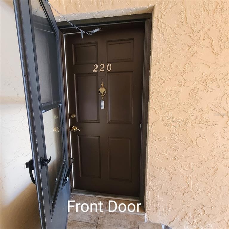 220 BUTTONWOOD CIRCLE 220 photo 3
