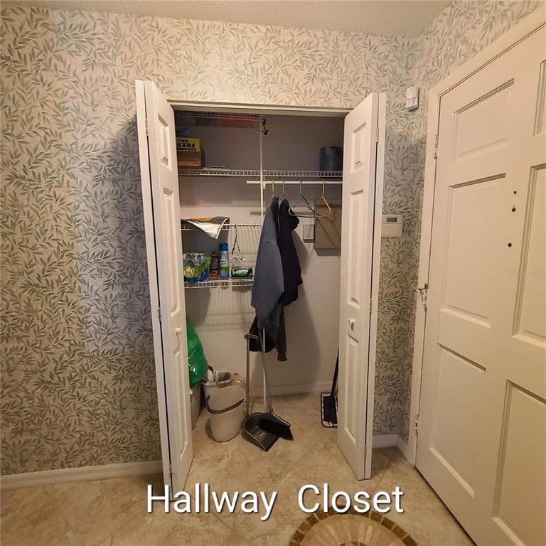 220 BUTTONWOOD CIRCLE 220 photo 5