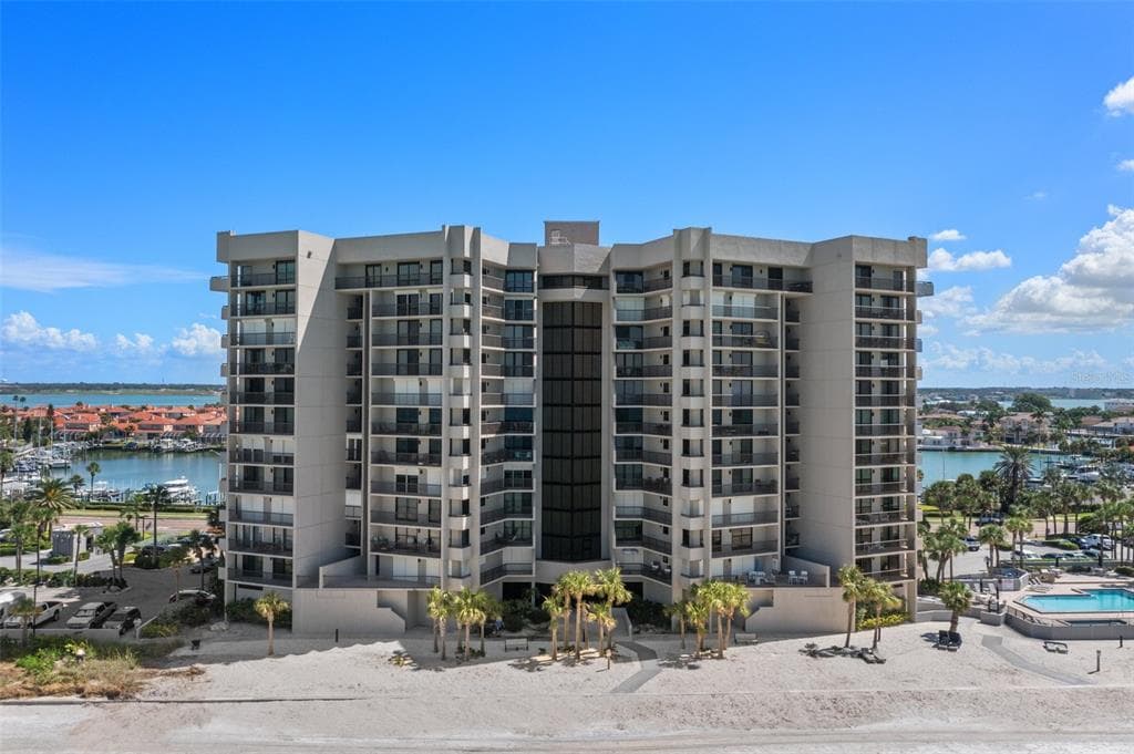 1660 GULF BOULEVARD #706 4