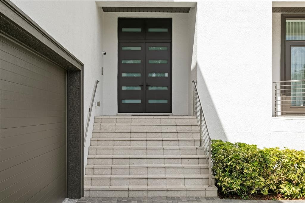 82 MARTINIQUE AVENUE 4