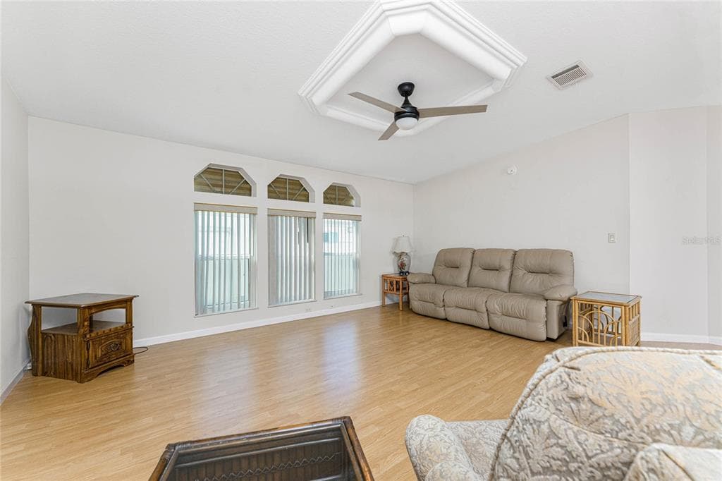 1891 ENGLEWOOD ROAD 81 photo 9
