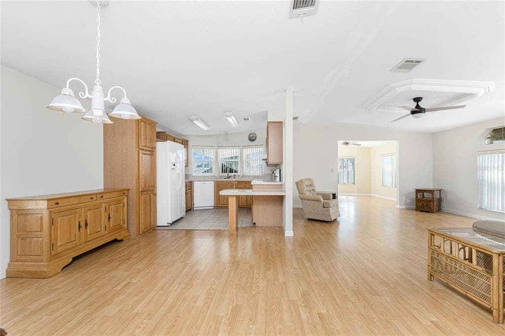 1891 ENGLEWOOD ROAD 81 photo 18