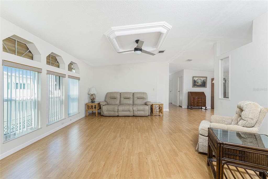 1891 ENGLEWOOD ROAD 81 photo 11