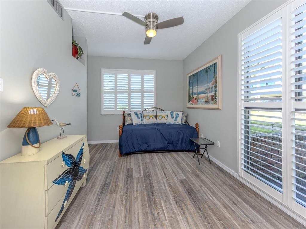 1555 TARPON CENTER DRIVE 140 photo 22