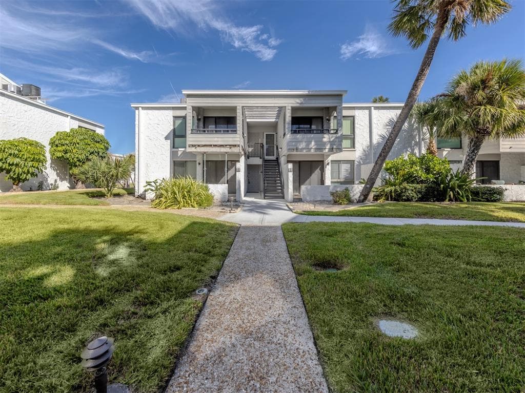 1555 TARPON CENTER DRIVE 140 photo 1