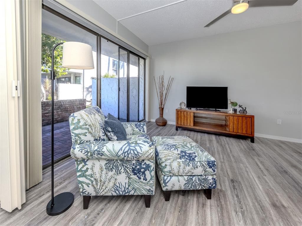 1555 TARPON CENTER DRIVE 140 photo 14