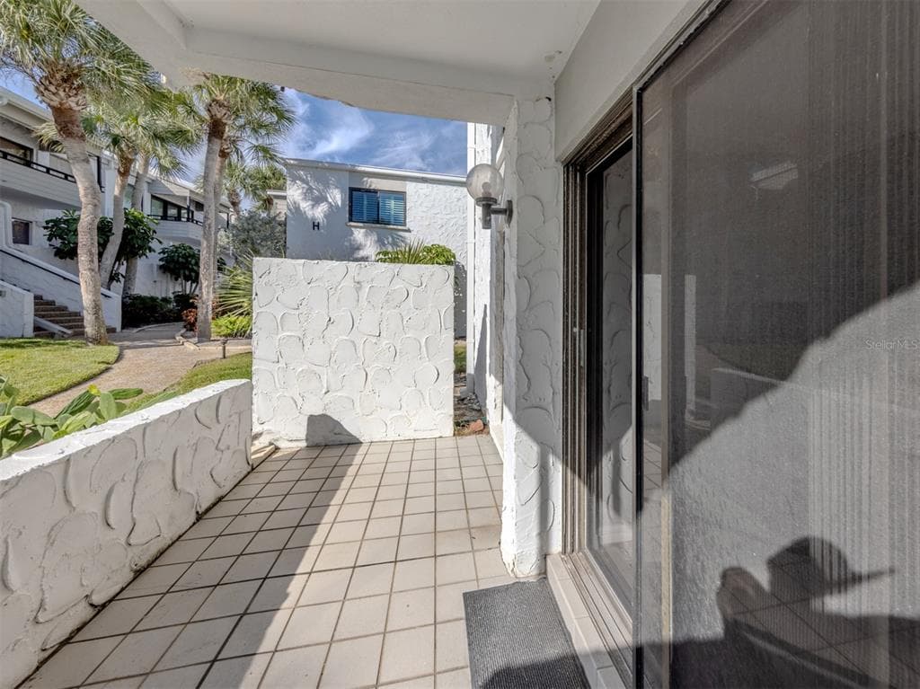 1555 TARPON CENTER DRIVE 140 photo 18