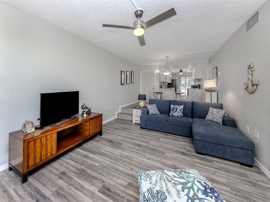 1555 TARPON CENTER DRIVE 140 photo 15