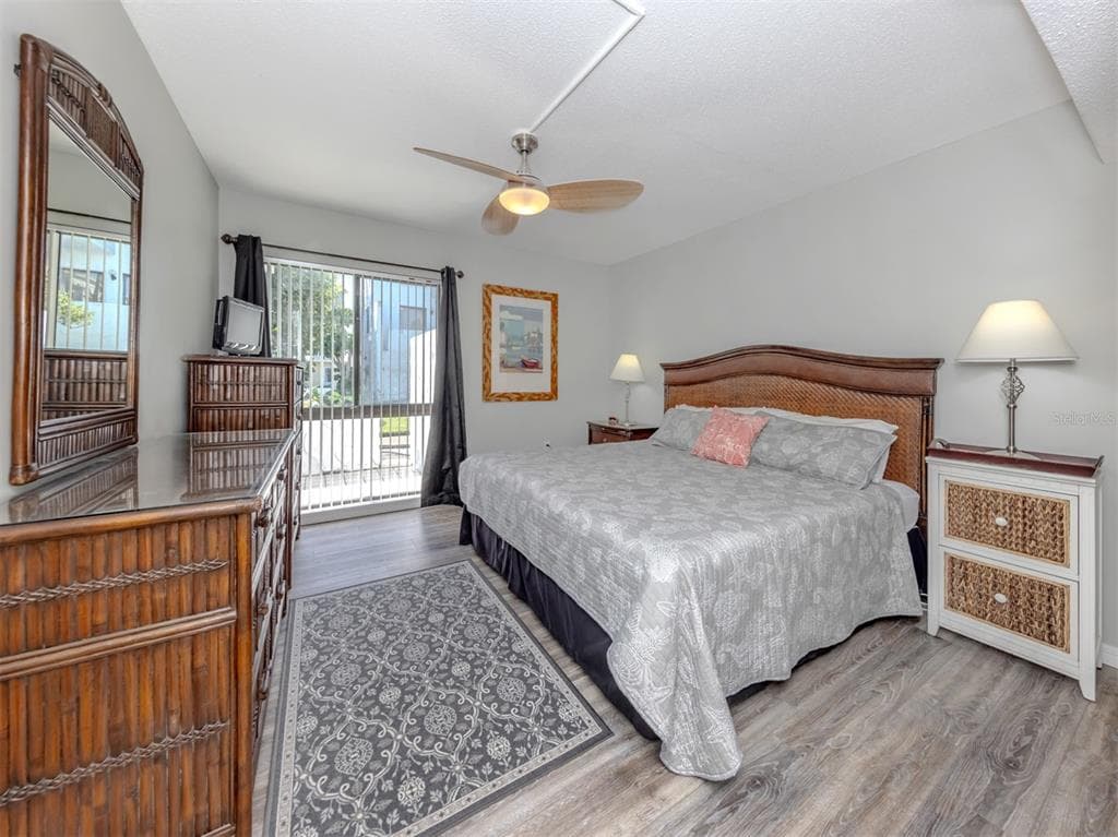 1555 TARPON CENTER DRIVE 140 photo 19