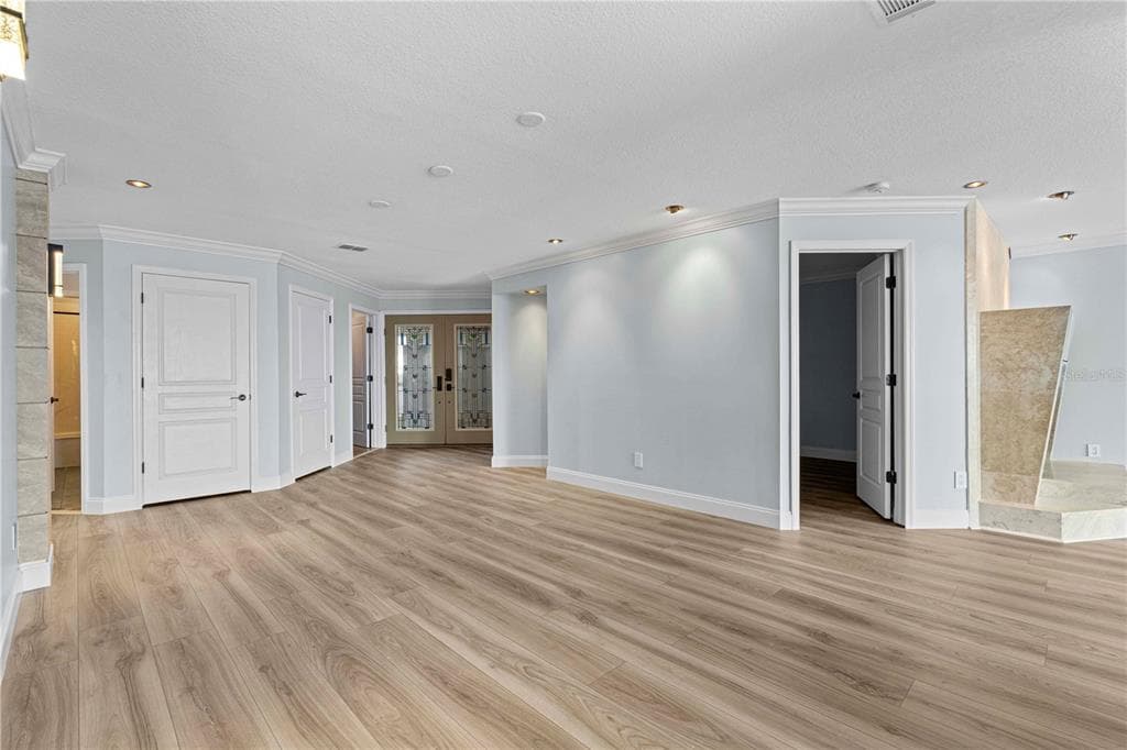 1600 W MARION AVENUE 234 photo 17