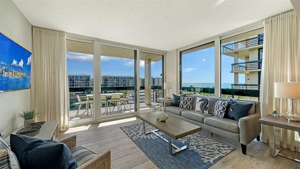 1115 GULF OF MEXICO DRIVE 401 photo 7
