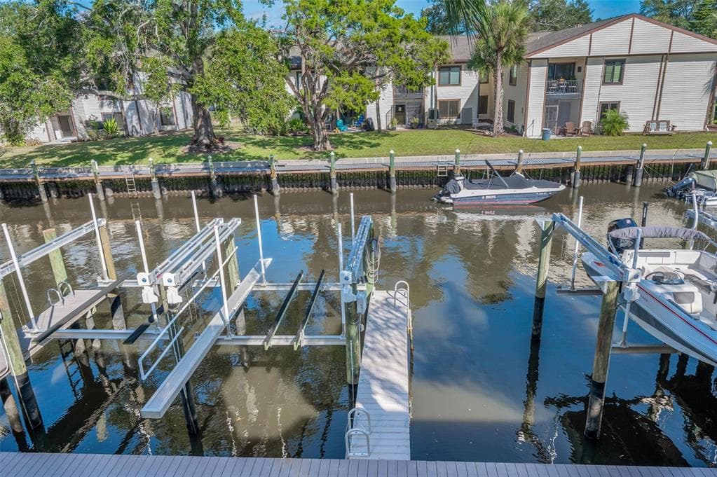 842 CALLISTA CAY LOOP photo 18