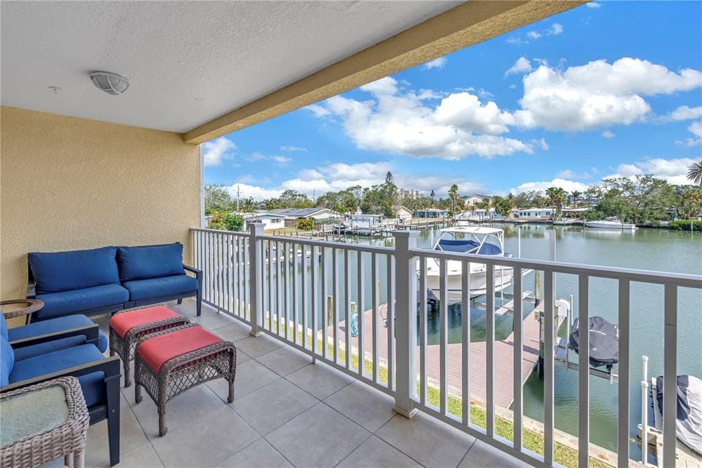 100 WINDRUSH BOULEVARD 1 photo 24