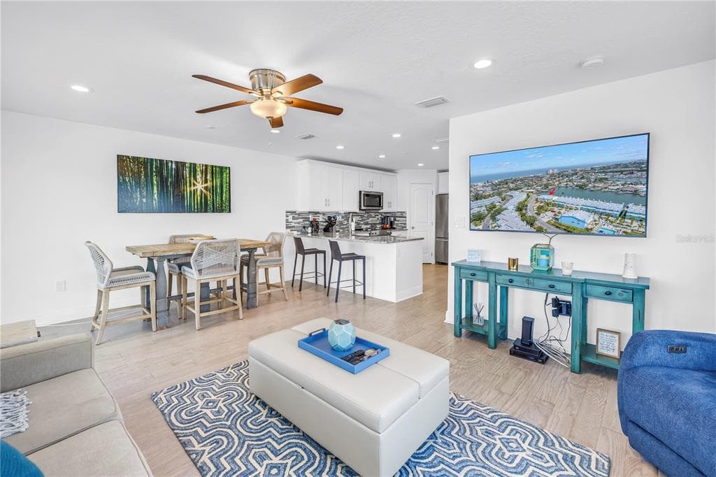 100 WINDRUSH BOULEVARD 1 photo 8
