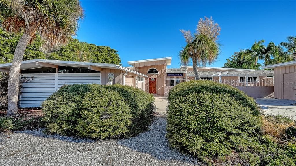 355 S SHORE DRIVE photo 2