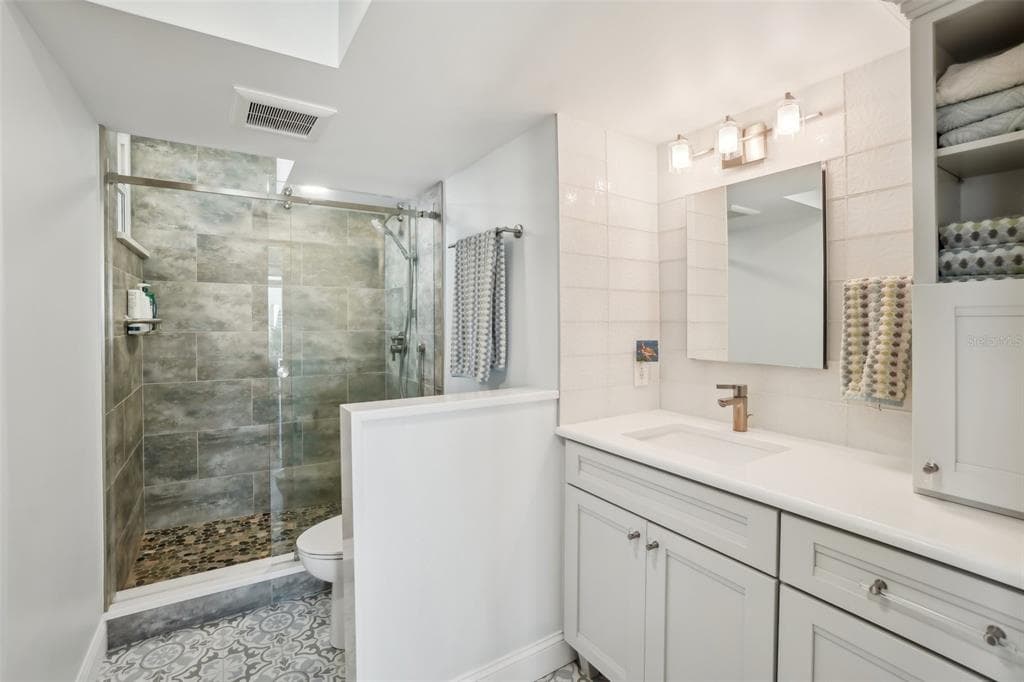 7400 SUN ISLAND DRIVE S 712 photo 12