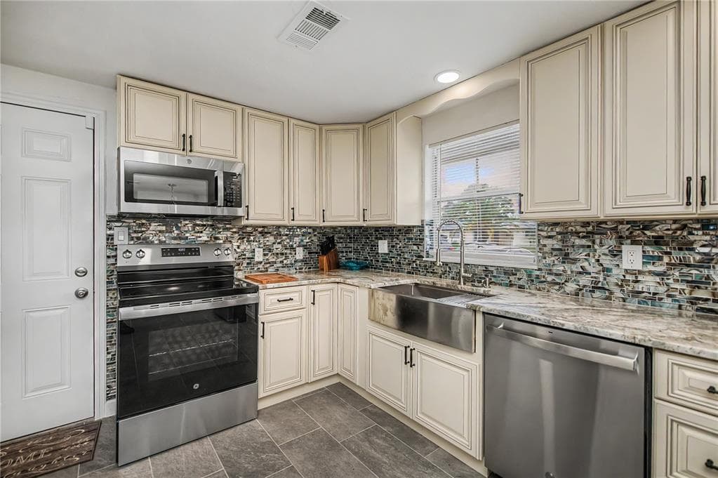 2820 MARLIN PLACE photo 24