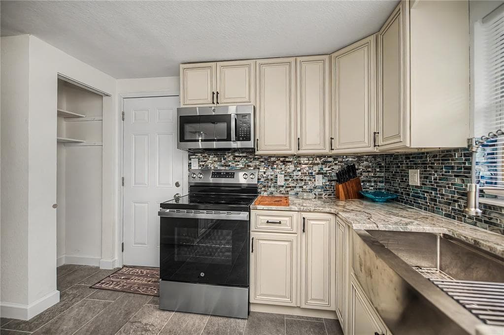 2820 MARLIN PLACE photo 21