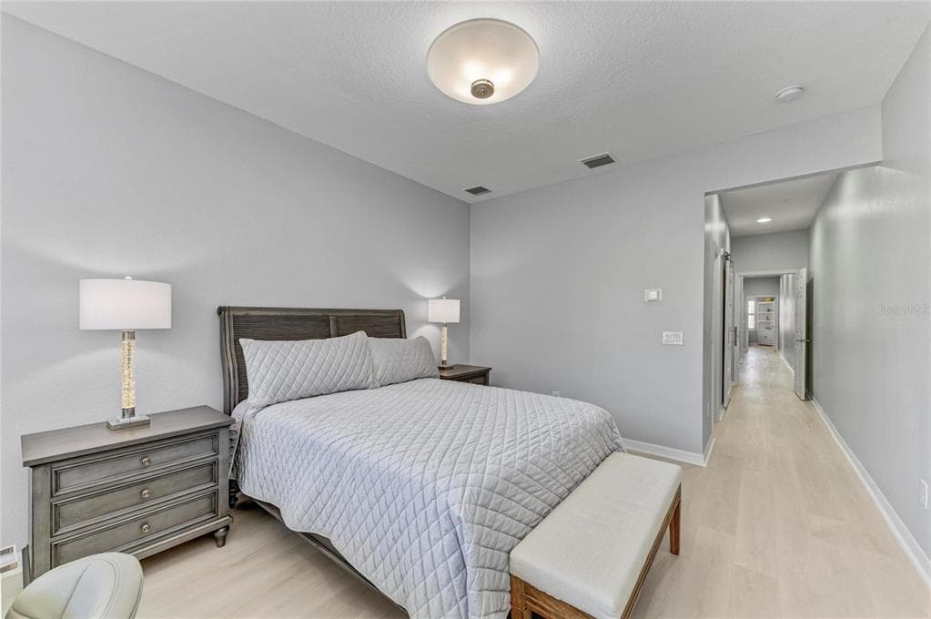 4024 OVERTURE CIRCLE 486 photo 20