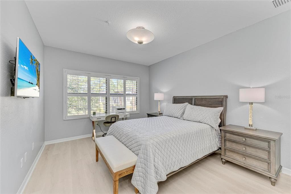 4024 OVERTURE CIRCLE 486 photo 19