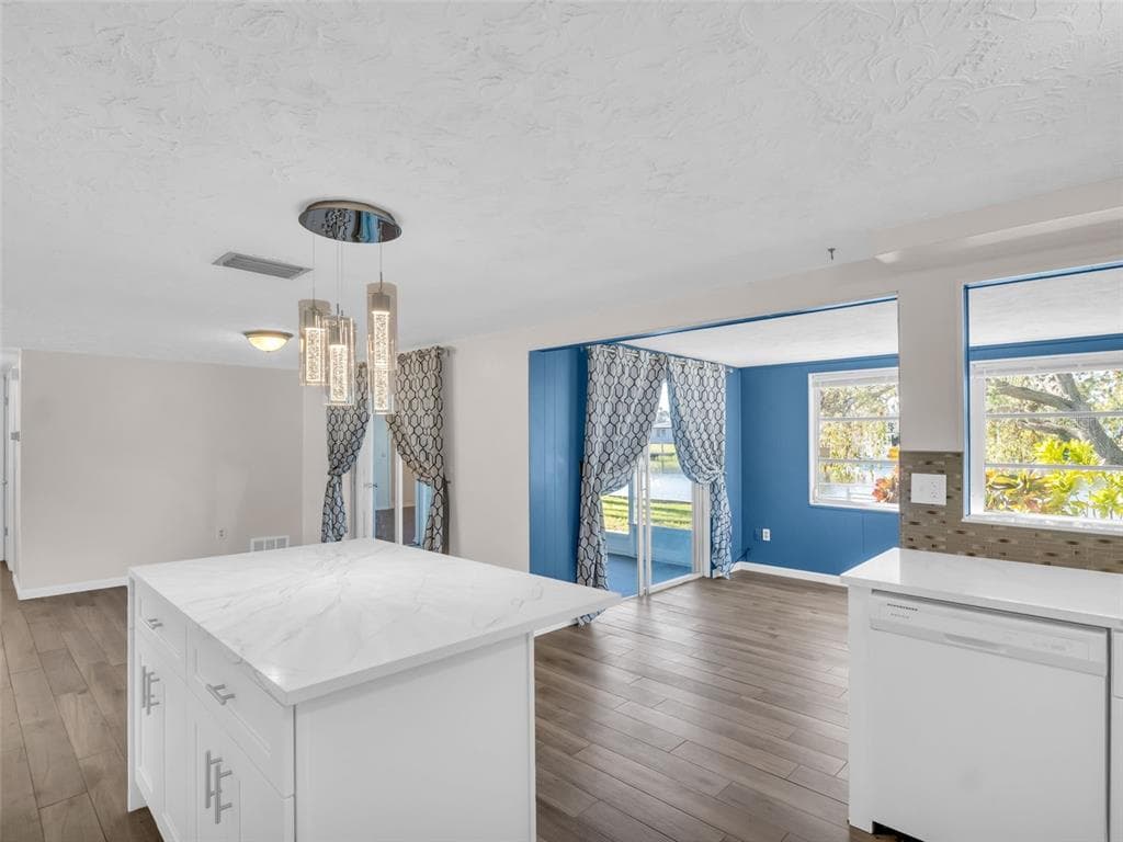 3814 SUNRAY DRIVE 3