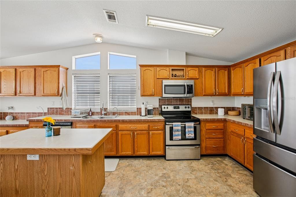 8420 FANTASIA PARK WAY photo 13