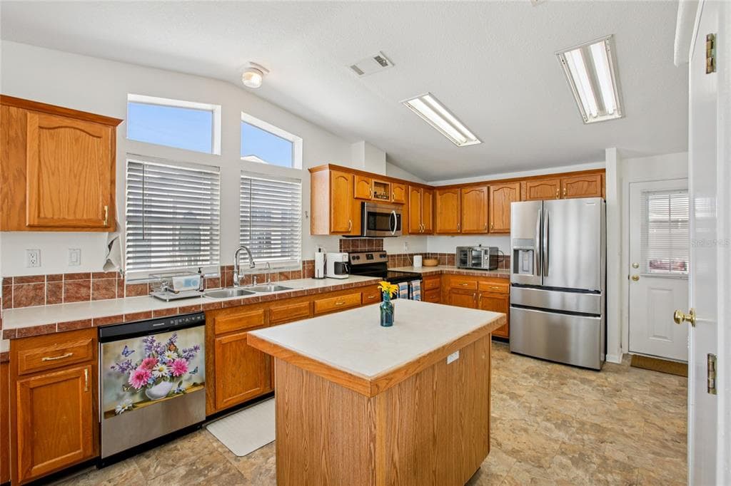 8420 FANTASIA PARK WAY photo 14