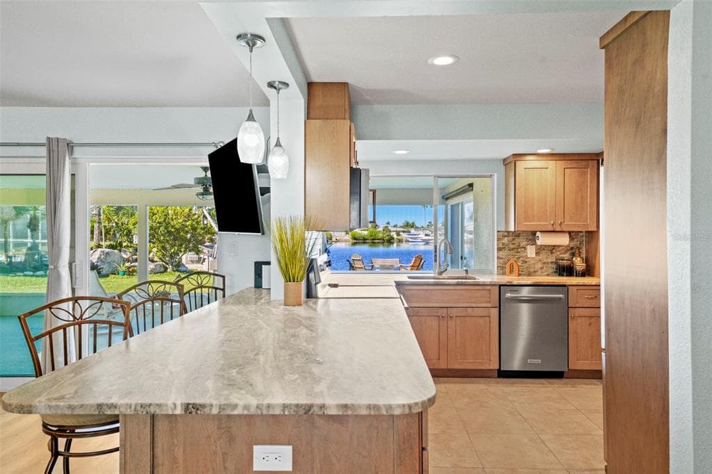 3711 FLORAMAR TERRACE 5