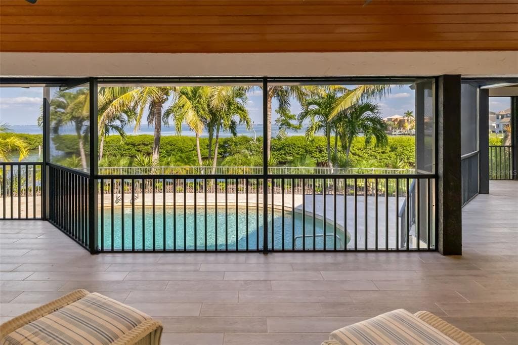 560 HARBOR COVE CIRCLE photo 7