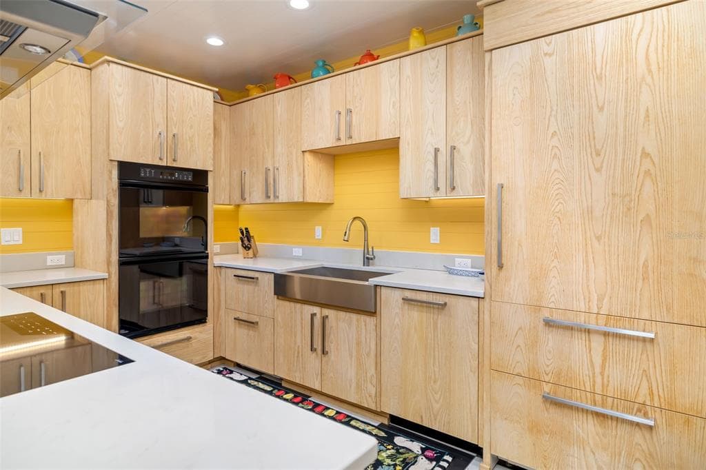 560 HARBOR COVE CIRCLE photo 20