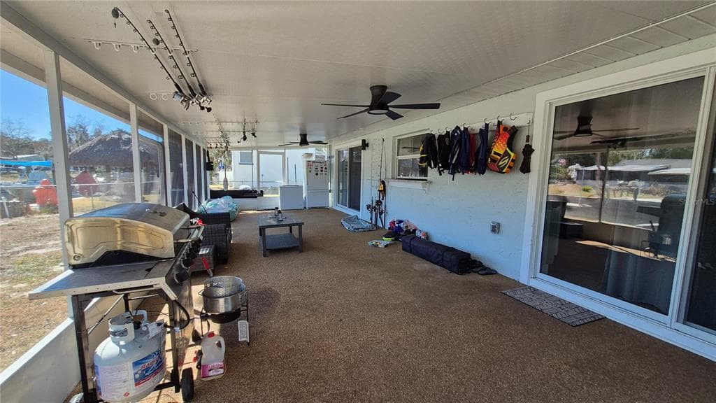 571 NW 14TH PLACE photo 18
