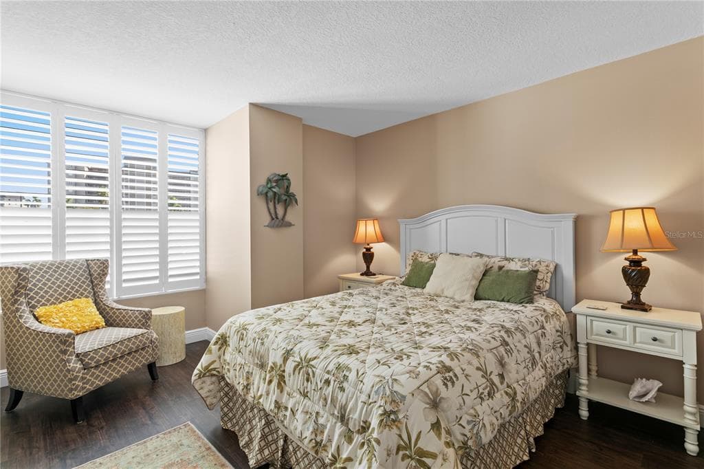 5279 ISLA KEY BOULEVARD S 211 photo 24