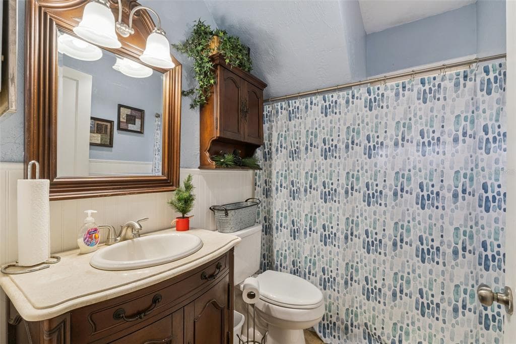 3828 WALKER ROAD photo 15