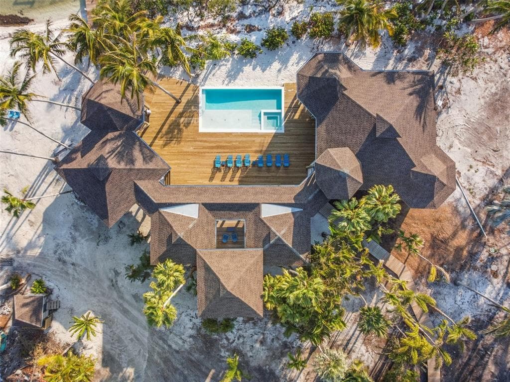 7147 LA LENAIRE DRIVE 2