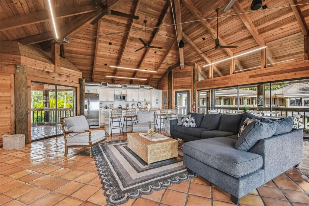 7147 LA LENAIRE DRIVE 4