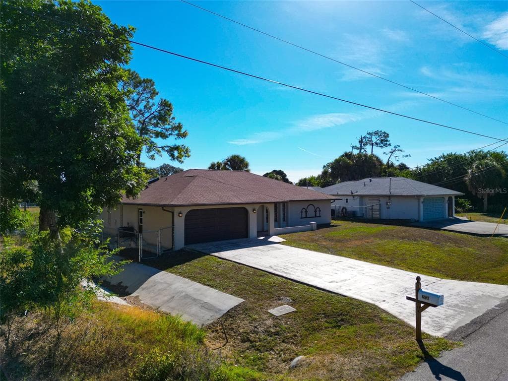 2176 BARKSDALE STREET photo 3