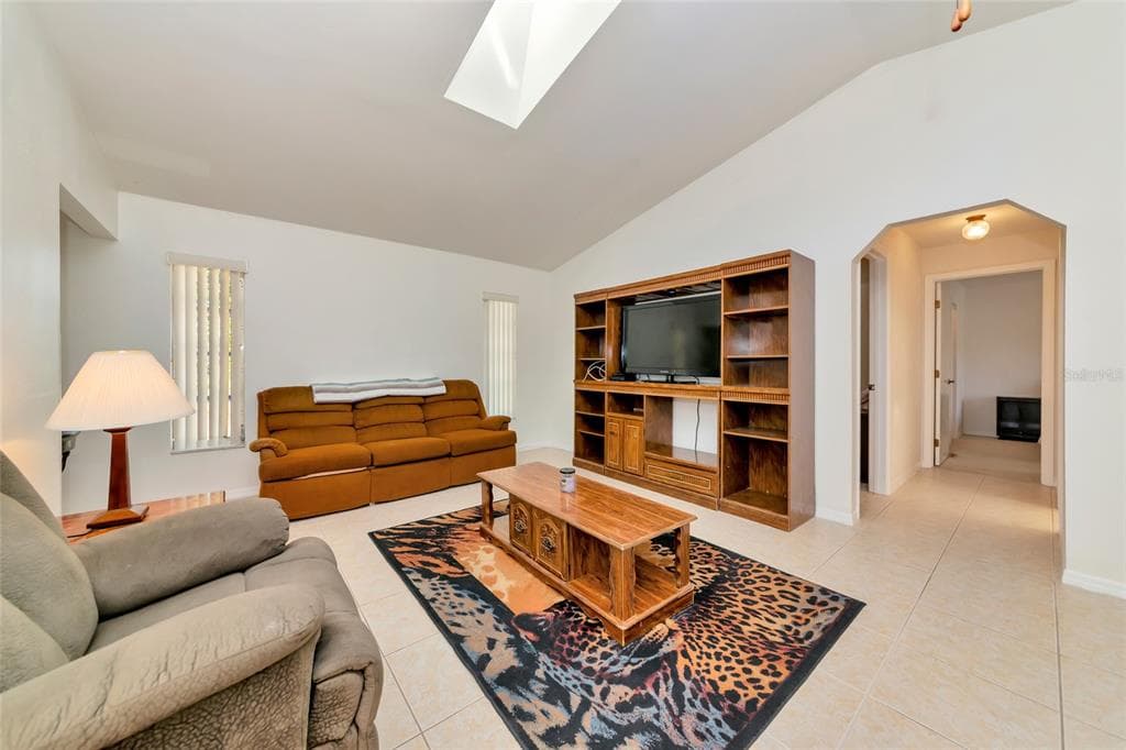 2176 BARKSDALE STREET photo 14