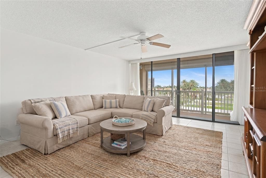 500 TREASURE ISLAND CAUSEWAY 406 photo 23