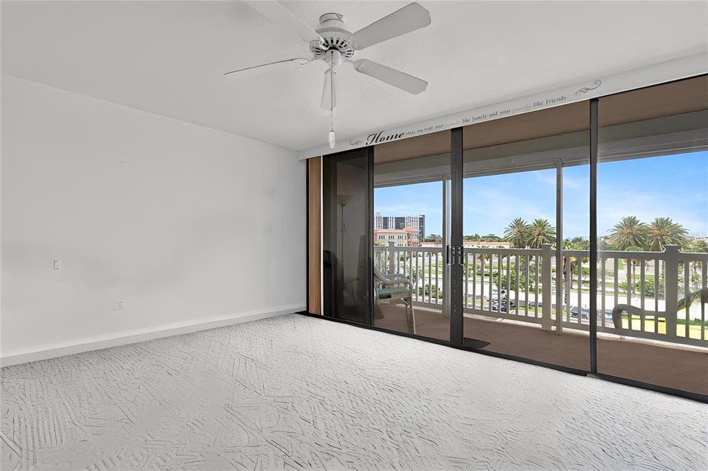 500 TREASURE ISLAND CAUSEWAY 406 photo 22